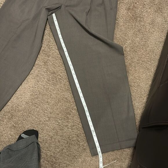 Hugo Boss Gray/Beige knit suit. - Picture 6 of 12